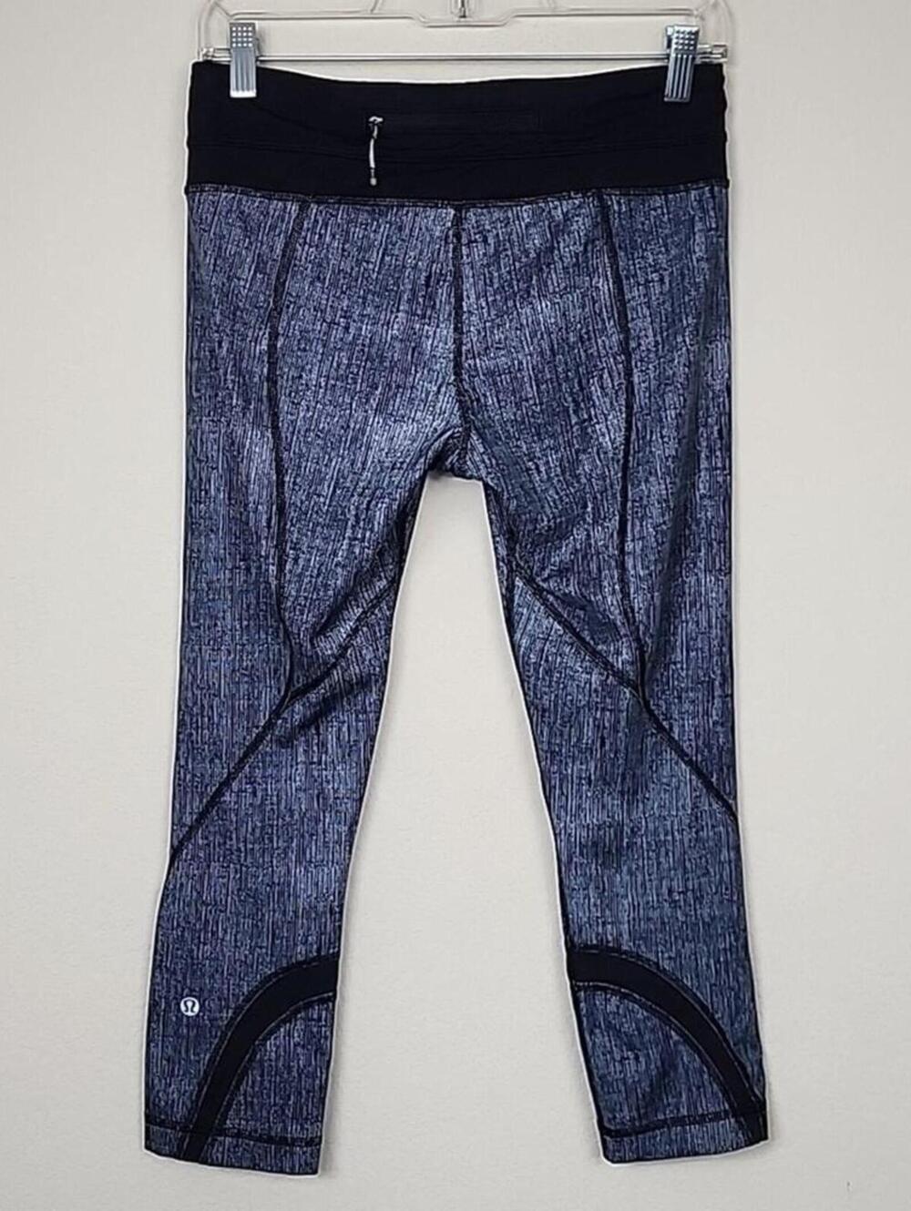 Lululemon Size 6 Dark Grey Black Crop Leggings